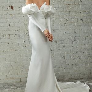 NWT Rivini Quinn Wedding Dress w/ Sleeves